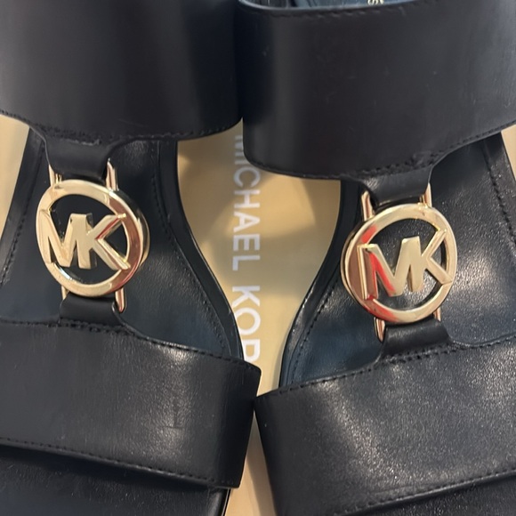 Michael Kors women's size 8 mule Black sandals leather Gently worn. - Picture 10 of 13